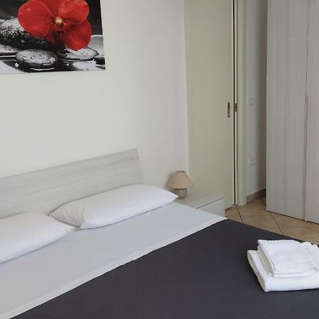 Lovely House Risveglio Fronte Mare มารินาดิเปสโคลูเซ ภายนอก รูปภาพ