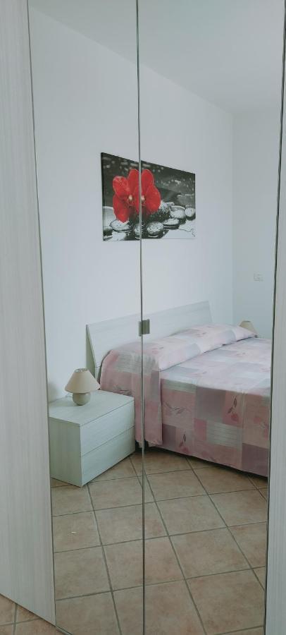 Lovely House Risveglio Fronte Mare มารินาดิเปสโคลูเซ ภายนอก รูปภาพ