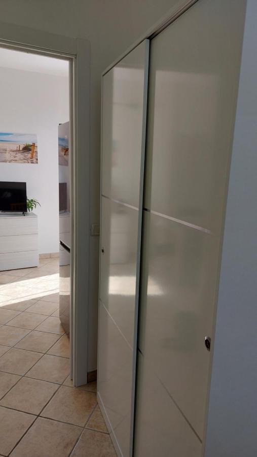 Lovely House Risveglio Fronte Mare มารินาดิเปสโคลูเซ ภายนอก รูปภาพ