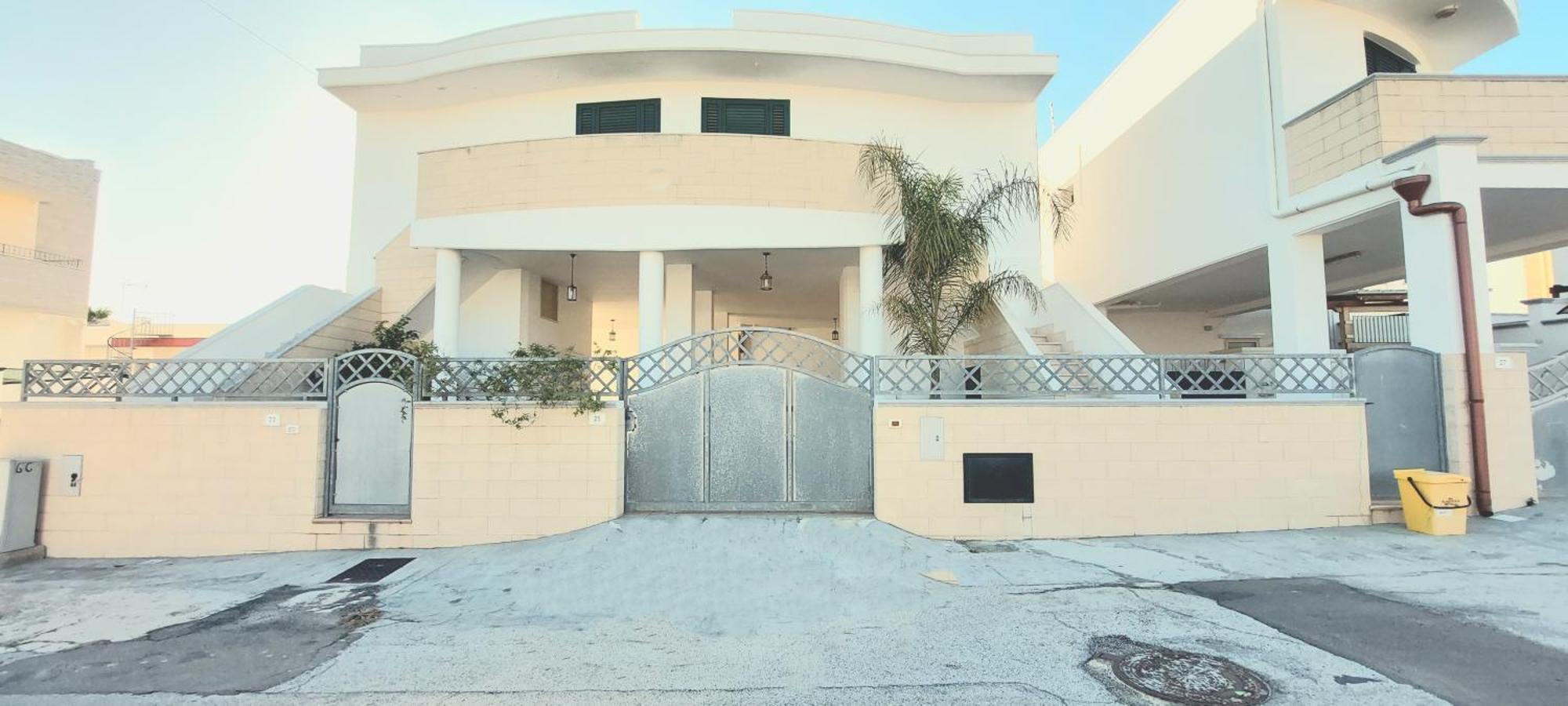 Lovely House Risveglio Fronte Mare มารินาดิเปสโคลูเซ ภายนอก รูปภาพ
