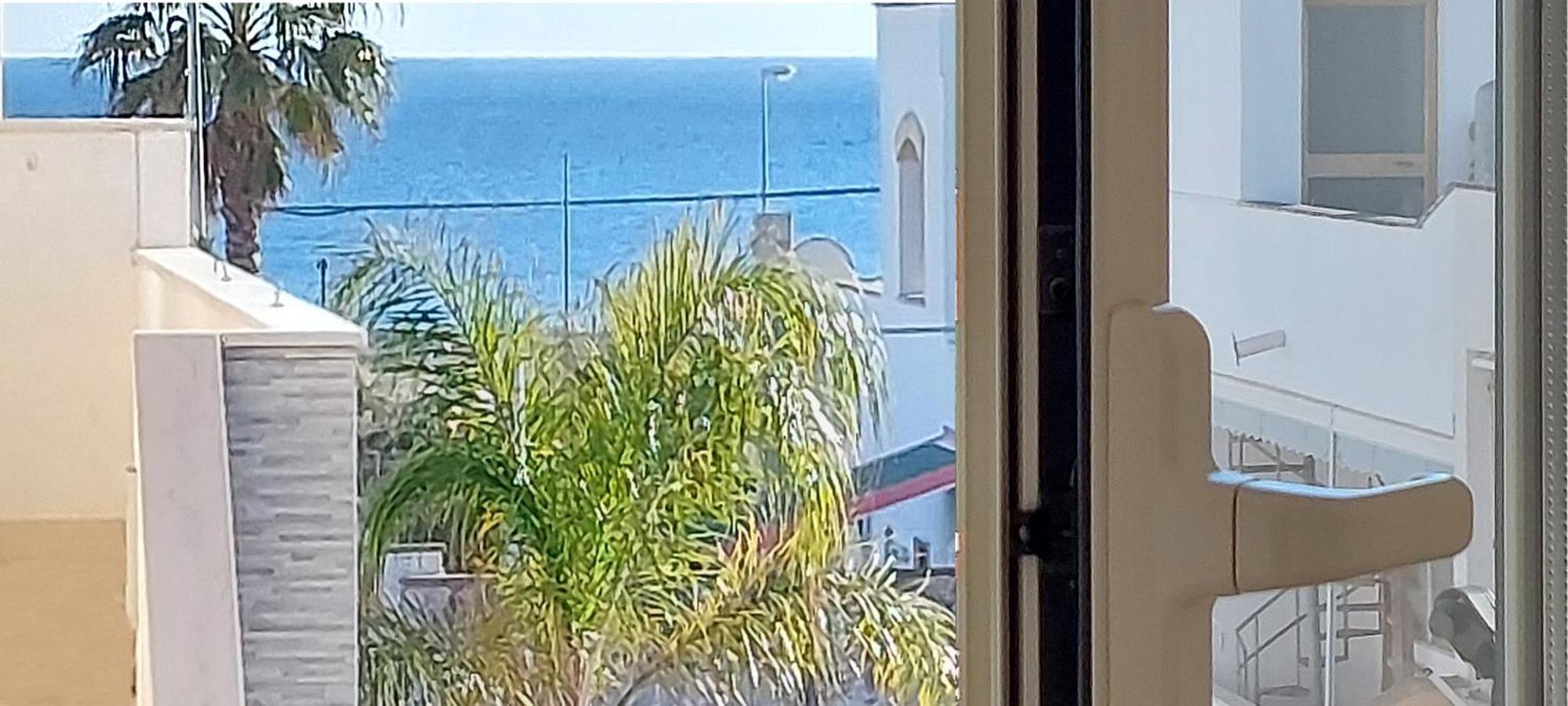 Lovely House Risveglio Fronte Mare มารินาดิเปสโคลูเซ ภายนอก รูปภาพ