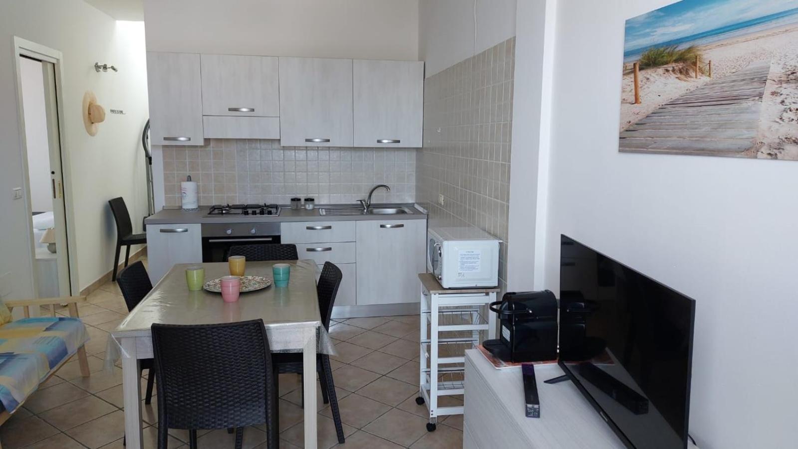Lovely House Risveglio Fronte Mare มารินาดิเปสโคลูเซ ภายนอก รูปภาพ